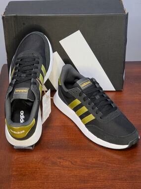 Adidas Run 60s 2.0 Women’s 9.5 – Black/Gold – Brand New in Box